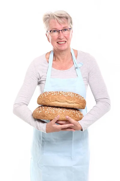 Donna Bionda Che Tiene Pane Mano — Foto Stock