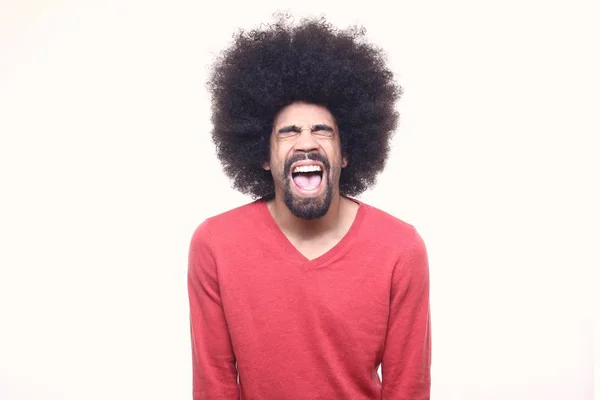 Emotionele Afro Man Voor Een Witte Achtergrond — Stockfoto