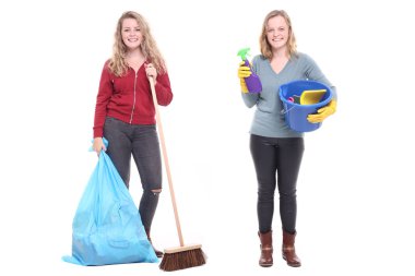 Temizlik işçileri beyaz arka planda poz