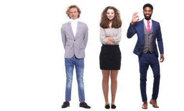 Beyaz arka planda Irklar arası insanlar