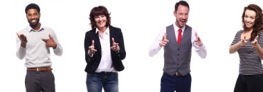 Beyaz arka planda Irklar arası insanlar