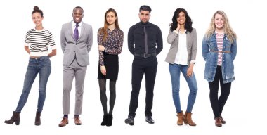 Beyaz arka planda Irklar arası insanlar