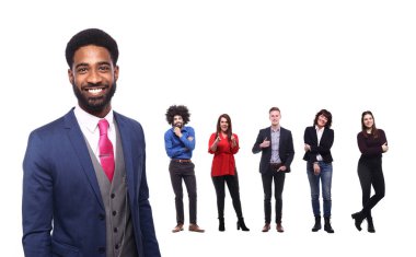 Beyaz arka plan üzerinde çok ırklı insanlar kümesi