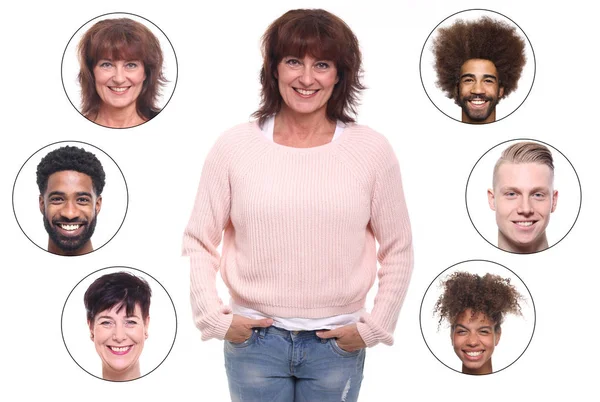 Volwassen Vrouw Met Een Set Van Interraciale Mensen — Stockfoto