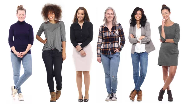 Donne Interrazziali Sfondo Bianco — Foto Stock