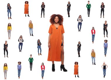 Beyaz arka planda Interraccial kadınlar