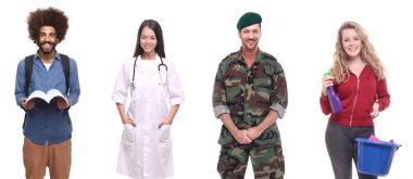 Beyaz arka planda farklı mesleklere sahip kişiler