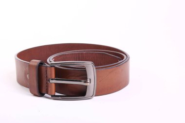 beyaz arkaplanda izole edilmiş kemer