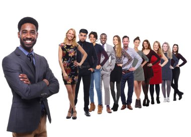 Beyaz arka planda Irklar arası insanlar