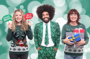 Noel zamanı mutlu insanlar