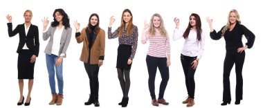 Beyaz arka planda ırklar arası kadın