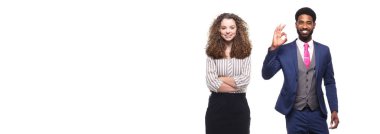 ırklararası çift beyaz arka plan üzerinde