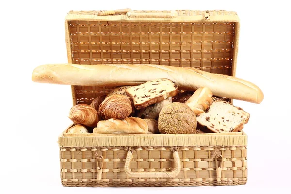 Zestaw Różnych Chlebów Drewnianym Koszyku — Zdjęcie stockowe