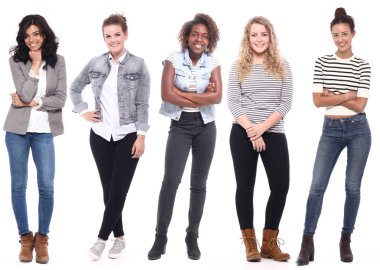 Beyaz arka planda ırklar arası kadın