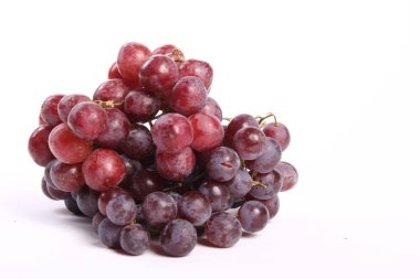 beyaz zemin üzerine tatlı üzüm