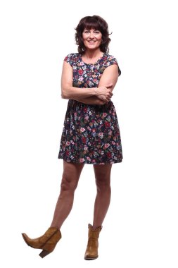 Mutlu yetişkin esmer kadın