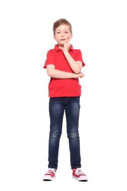 Güzel bir çocuk düşünüyor