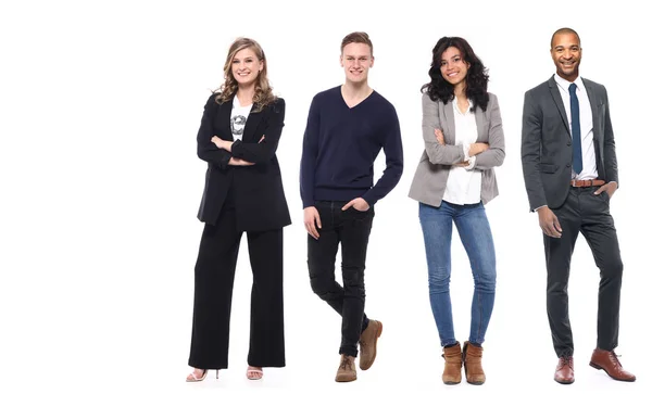 Çok ırklı insanlar kümesi beyaz arka plan üzerinde poz