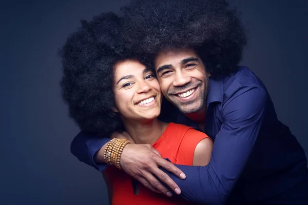 Vackra Lyckliga Älskande Par — Stockfoto