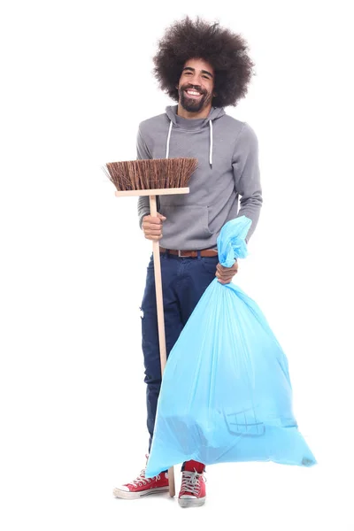 Feliz Hombre Negro Sosteniendo Cepillo Basura Sobre Fondo Blanco — Foto de Stock