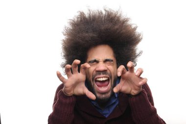 Siyah adam poz çığlık