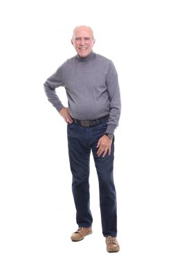 Yaşlı beyaz adam gülümsüyor