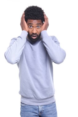 Siyah adam poz korkuyorsun