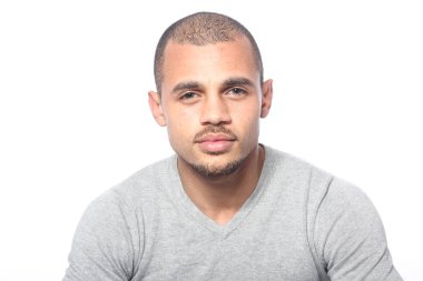 siyah adam Studio poz