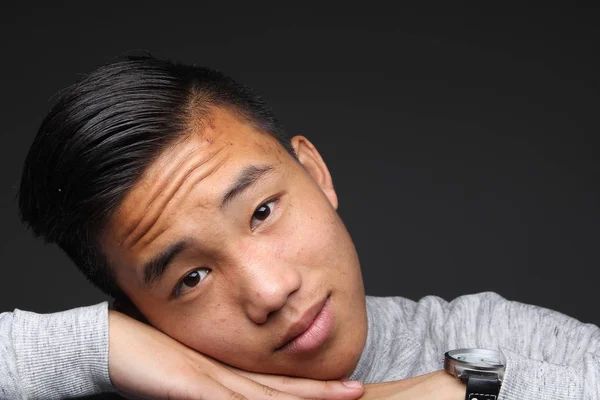 Asiatische Junge Kerl Ist Posiert — Stockfoto