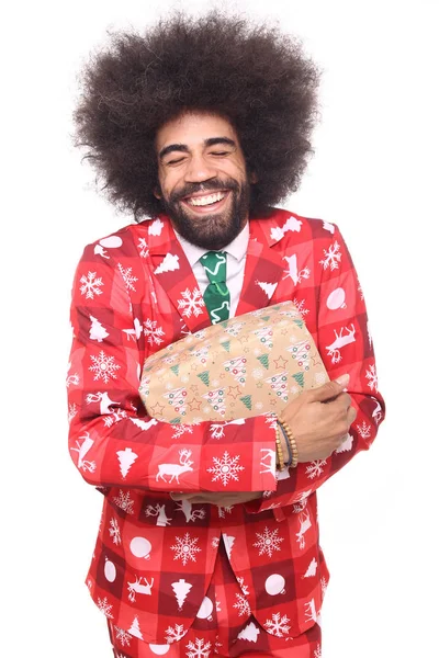 Gelukkig Zwarte Man Met Kerstcadeau — Stockfoto