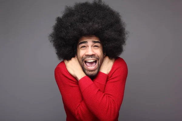 Gritando Preto Homem Posando — Fotografia de Stock