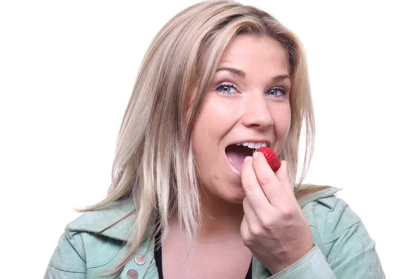 Beautiful Caucasian Girl Eating Strawberry — Stock Photo, Image