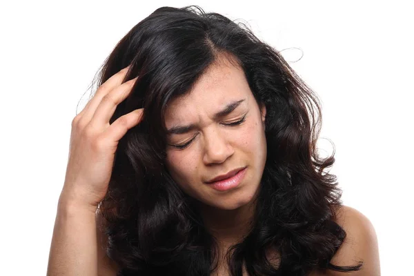 美しいアフリカ系アメリカ人の女性は感じの頭痛 — ストック写真