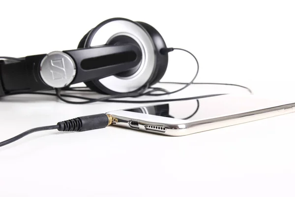 Headphones Mobile Phone White Background — Stock Photo, Image