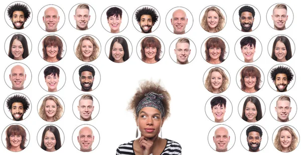 사람들의 얼굴아이콘의 배경에 아프리카 미국인 여성을 — 스톡 사진