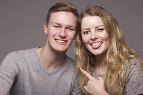 Beautiful Caucasian Couple Posing — Stock Photo, Image