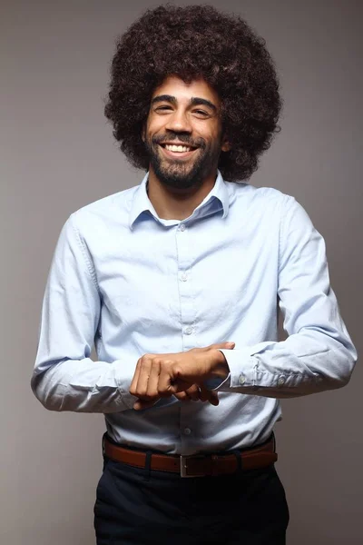 Feliz Hombre Negro Sobre Fondo Blanco —  Fotos de Stock