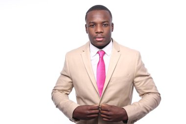 Beyaz arka planda siyah iş adamı