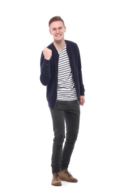 Beyaz genç adam kutluyor