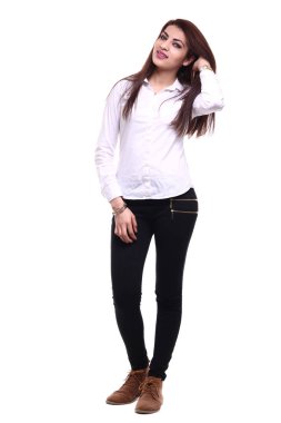 Genç Arap kadın gülümsüyor