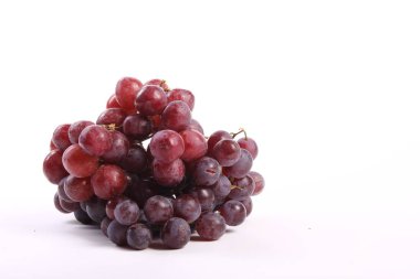 beyaz zemin üzerine tatlı üzüm