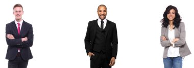 Çok ırklı insanlar kümesi beyaz arka plan üzerinde poz