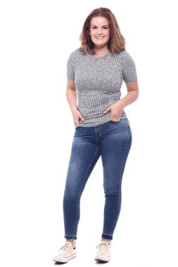 Beyaz arka plan üzerinde gülümseyen sarışın kız