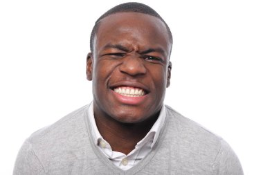 Poz memnun siyah adam