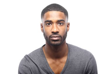 siyah adam Studio poz