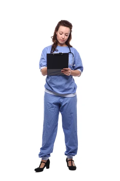 Kaukasiska Kvinnliga Läkare Medicinsk Uniform Med Stetoskop Och Urklipp — Stockfoto