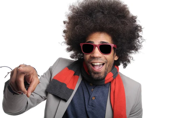 Homem Negro Feliz Óculos Posando — Fotografia de Stock