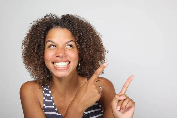 Mujer Negra Feliz Sobre Fondo Blanco —  Fotos de Stock