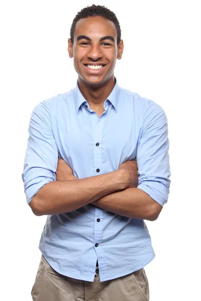 Siyah adam poz gülümseyen