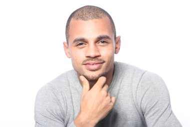 Siyah adam poz düşünme